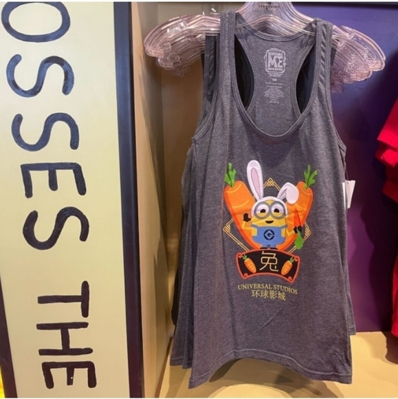 Universal Studios Island of Adventures Exclusive Lunar New Year Minion Tank - Picture 2 of 5